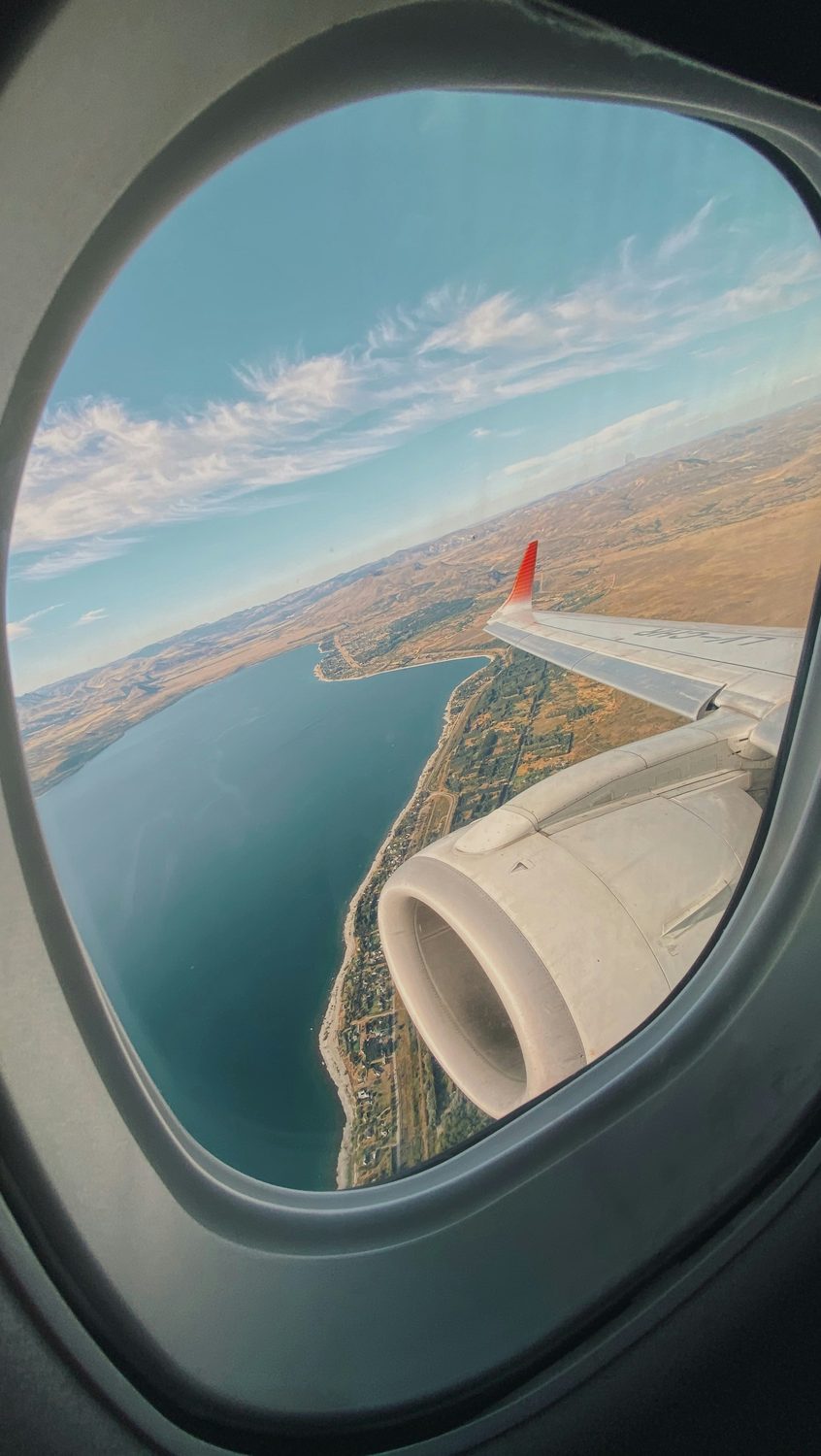 Le voyage commence, vue depuis le hublot